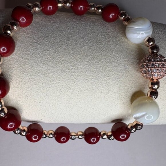 a timeless and feminine piece that radiates both confidence and grace - Picture 2 of 3